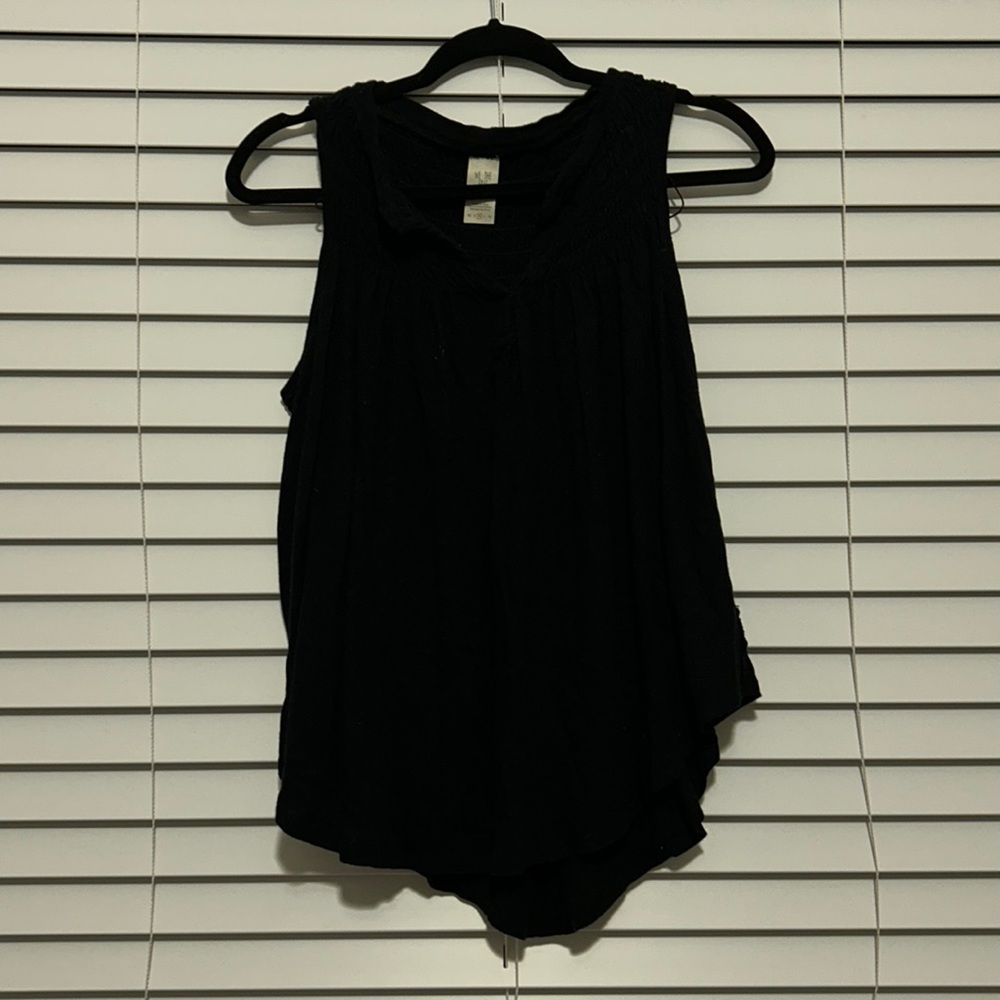 We the free Medium black top